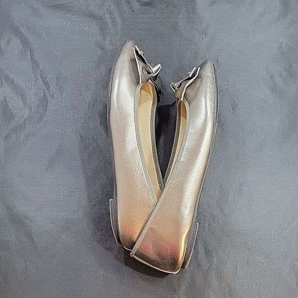 CIRCUS BY SAM EDELMAN WOMEN"S SILVER LOGO CARMEN ROUND TOE SLIP ON FLATS - Picture 13 of 14